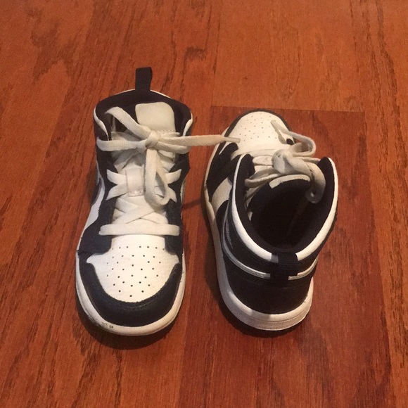 AIR JORDAN 1 MID - Picture 6 of 6